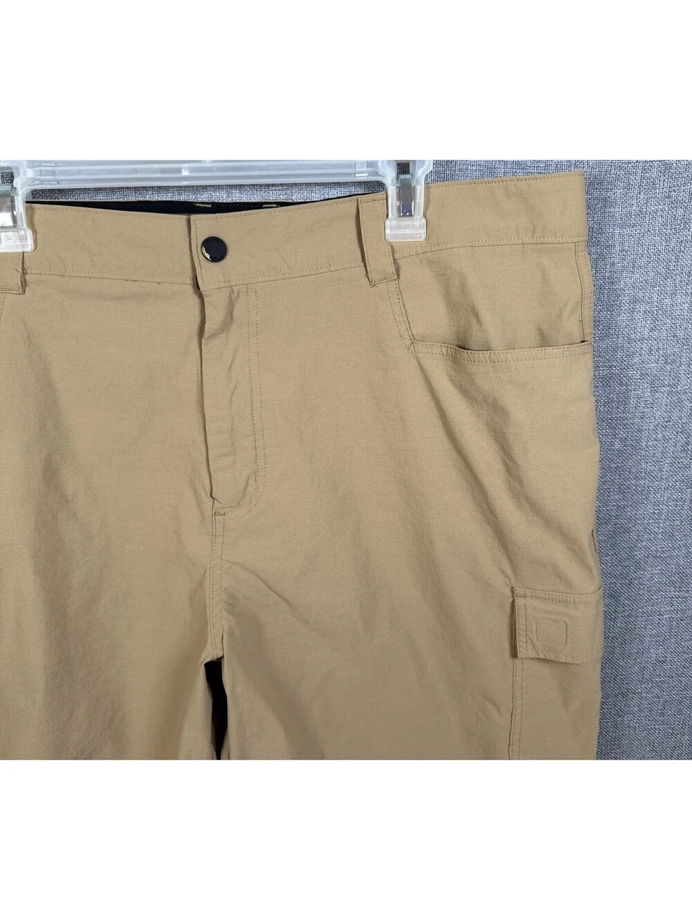 Orvis Mens Stretch Cargo Shorts Size 40 Khaki Nylon Hiking Fishing Outdoors